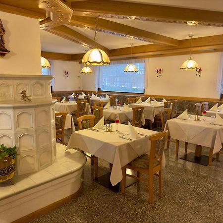 Hotel Sella Ronda Serenella Campitello di Fassa Bagian luar foto