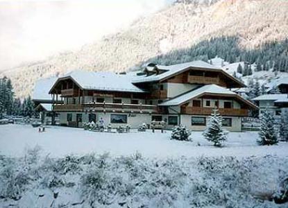 Hotel Sella Ronda Serenella Campitello di Fassa Bagian luar foto