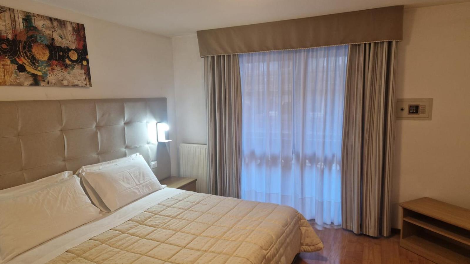 Hotel Sella Ronda Serenella Campitello di Fassa Bagian luar foto