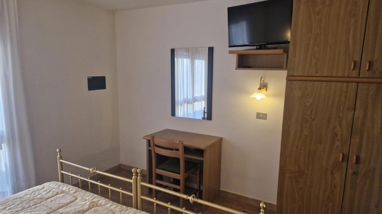 Hotel Sella Ronda Serenella Campitello di Fassa Bagian luar foto